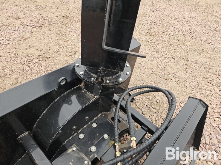 2024-caterpillar-60-image-14