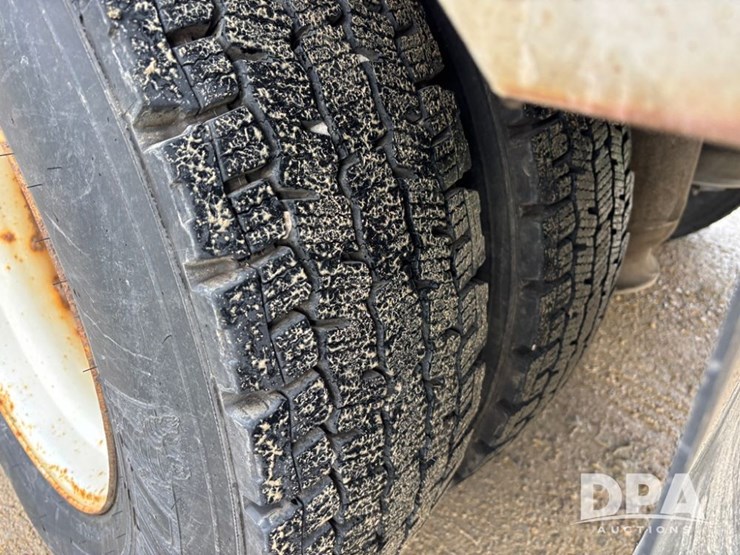 2010-freightliner-business-class-bobtail-truck-(dr12578-unit-221)-image-52