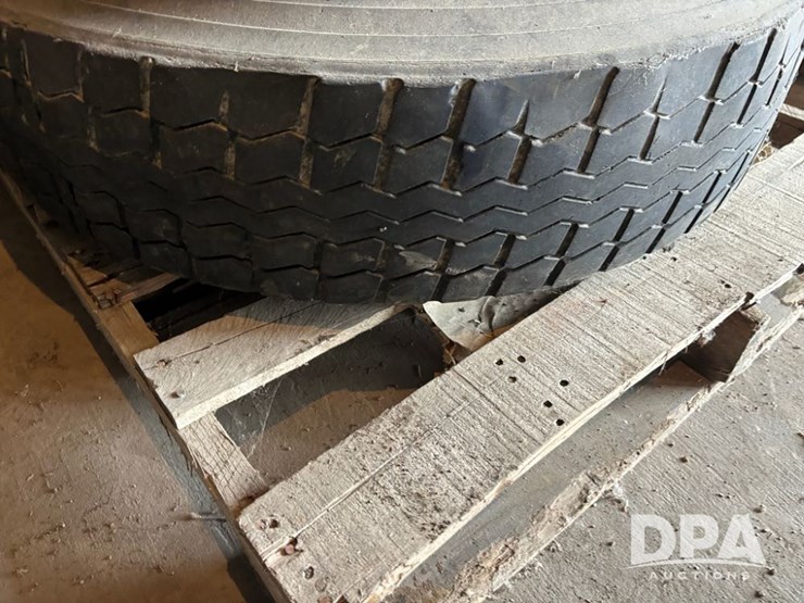 implement-tires-(dr12575)-image-12