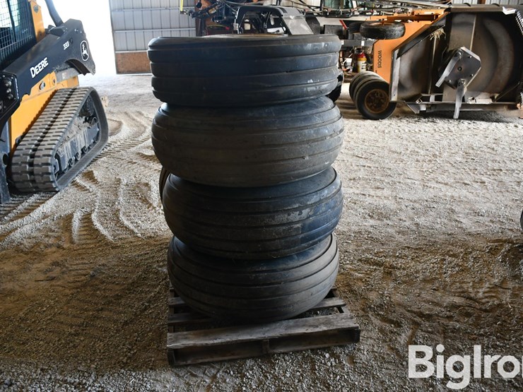 american-farmer-16.5l-16.1-tires-on-8-bolt-rims-image-6