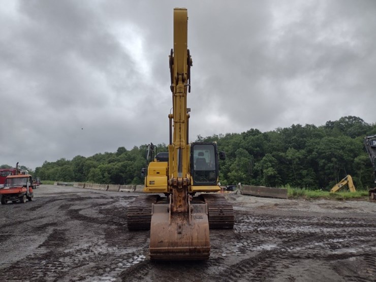 komatsu-pc240-lc-11-image-2