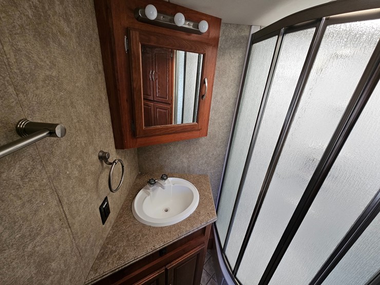 #22198-•-2007-georgie-boy-landau-motorhome-image-71