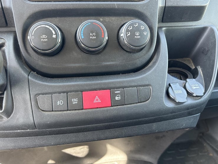 2016-ram-promaster-3500-image-29