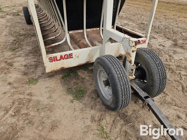 industrias-america-s/a-portable-silage/hay-feeder-image-15