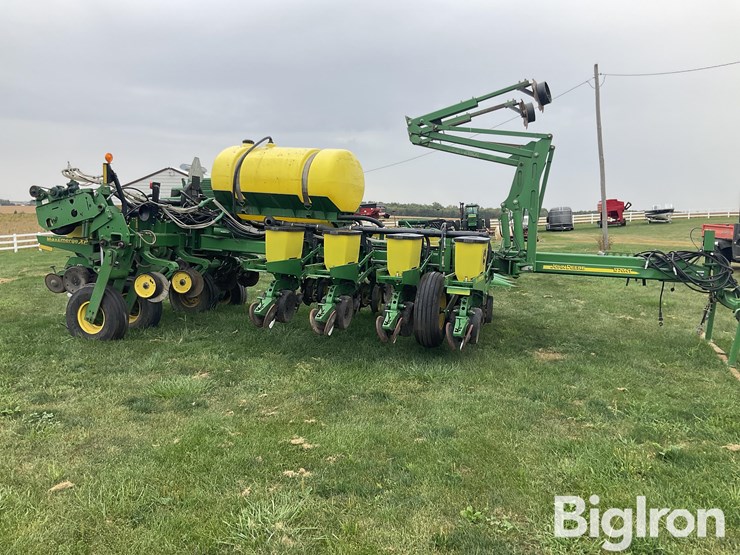 2009-john-deere-1770nt-image-4