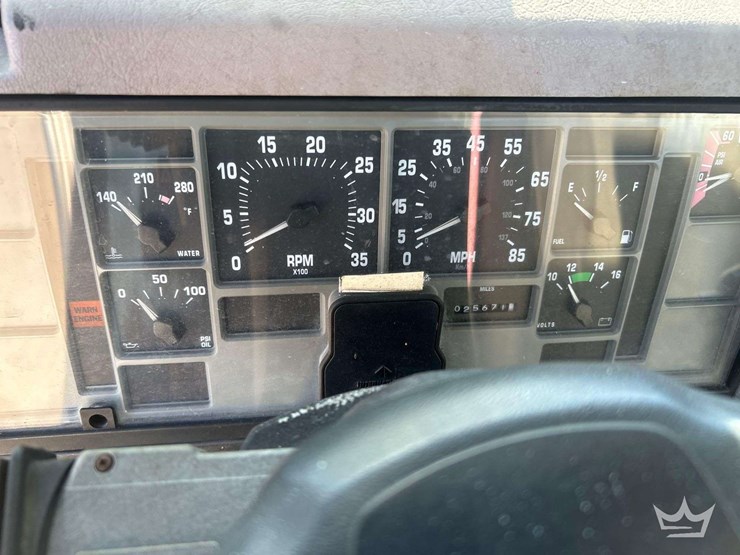 1999-international-f-4900-t/a-cab-and-chassis-truck-image-12