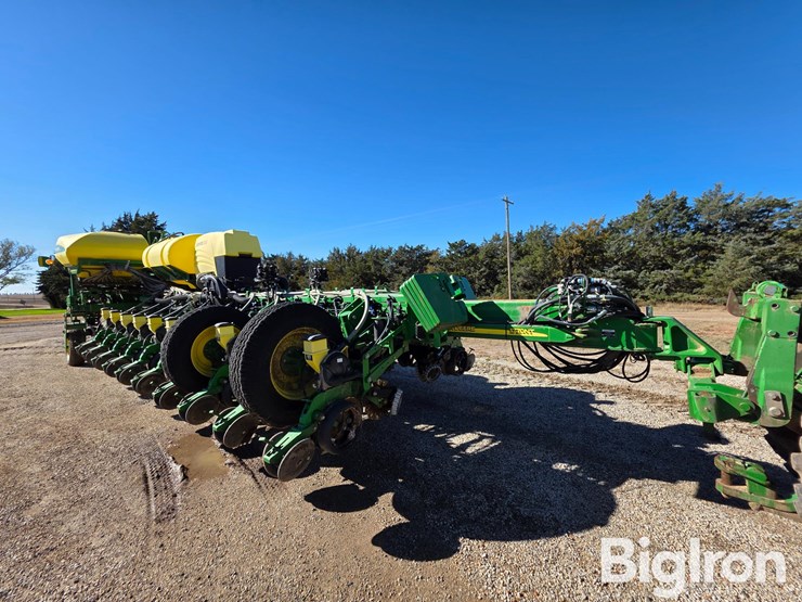 2013-john-deere-1770nt-ccs-image-3