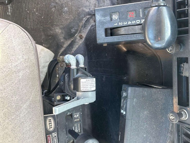 1999-international-f-4900-t/a-cab-and-chassis-truck-image-14