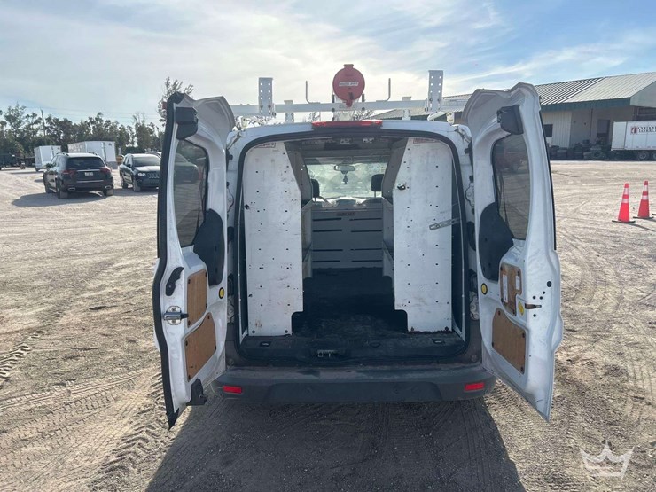 2016-ford-transit-connect-image-30