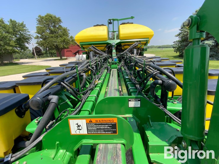 john-deere-1770-image-16