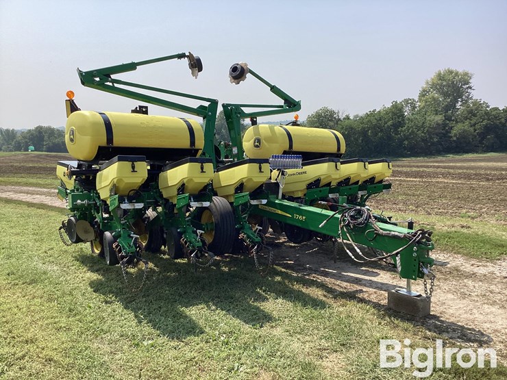 2019-john-deere-1765-image-11