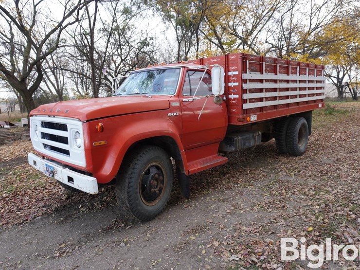 1974-dodge-d600-image-1