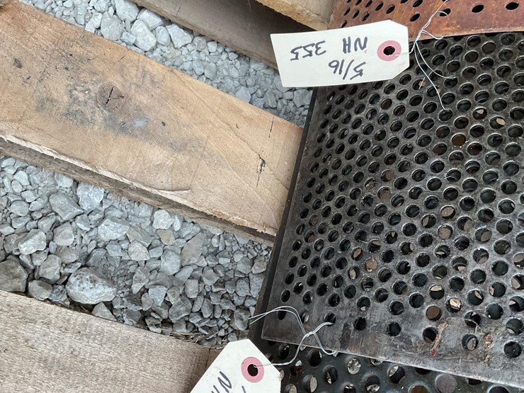 new-holland-355-image-9