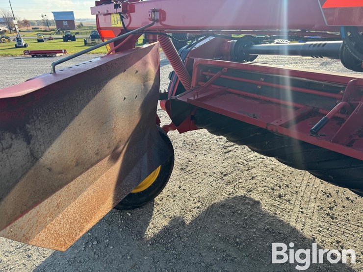 2017-new-holland-313-image-19