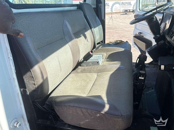 1999-international-f-4900-t/a-cab-and-chassis-truck-image-19