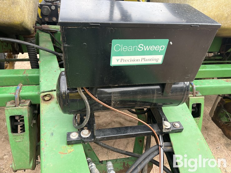 john-deere-7200-image-17