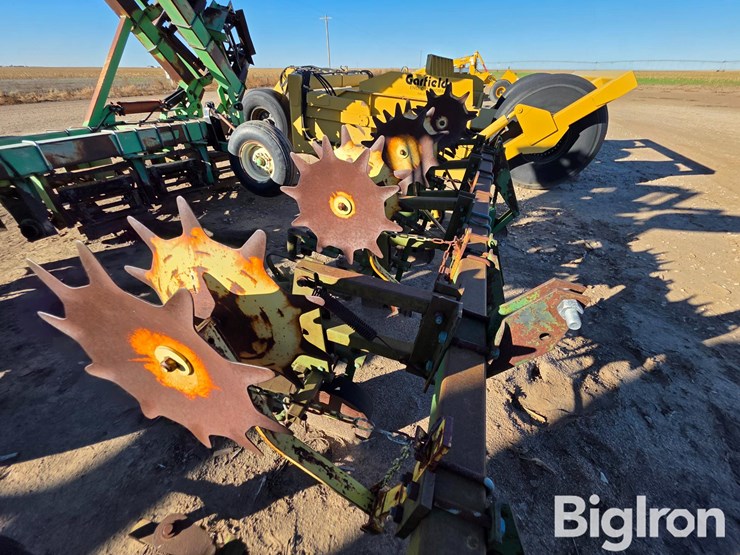 john-deere-825-image-11