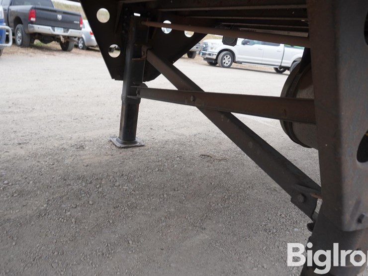 2016-utility-53'-image-17