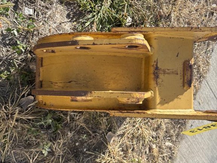 #3813-•-approx.-12"-tooth-bucket-image-4