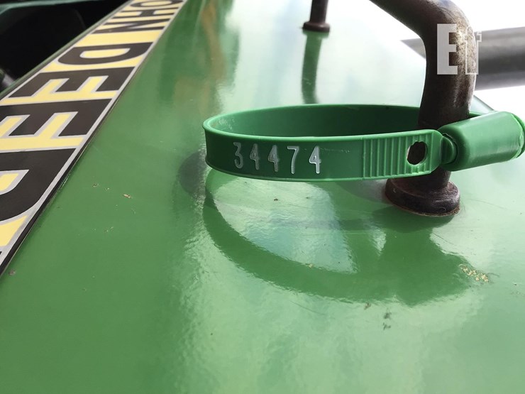 1985-john-deere-2350-image-22