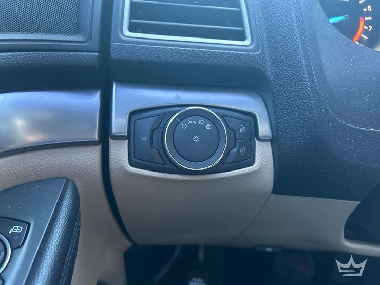 2017-ford-explorer-image-16