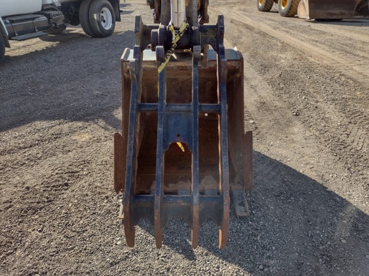 20-hyundai-hx140-lc-image-14