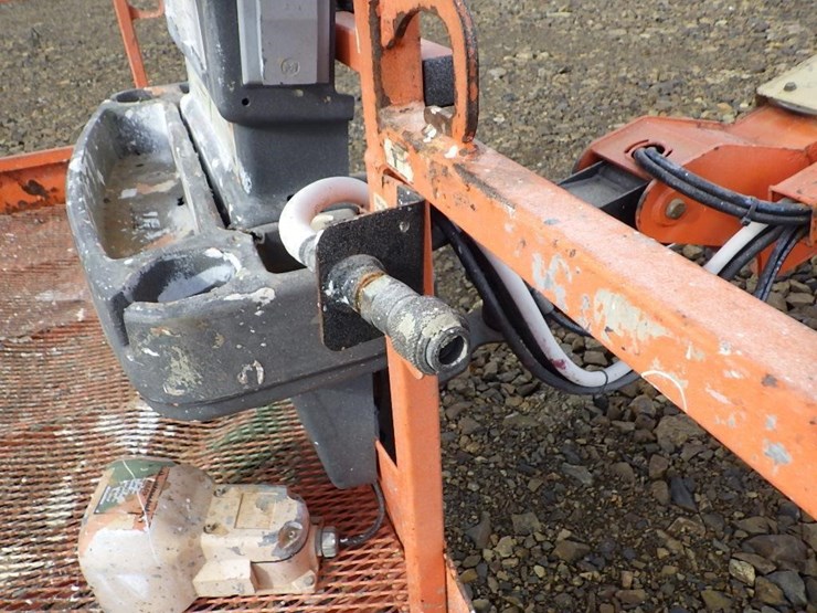 2016-jlg-400s-image-12