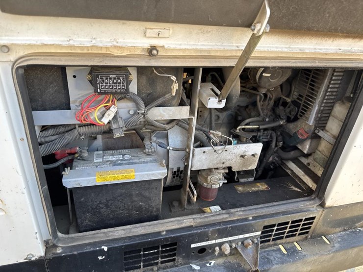 #1470-•-whisperweld-dlw-400esa4-towable-welder-image-23