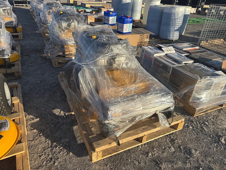 #29-•-unused-dewalt-dw33-walk-behind-zero-turn-mower-inv#32767-image-1