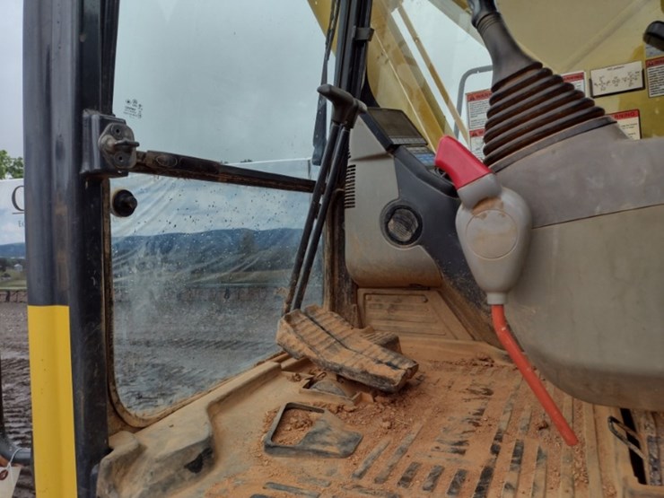 komatsu-pc240-lc-11-image-12