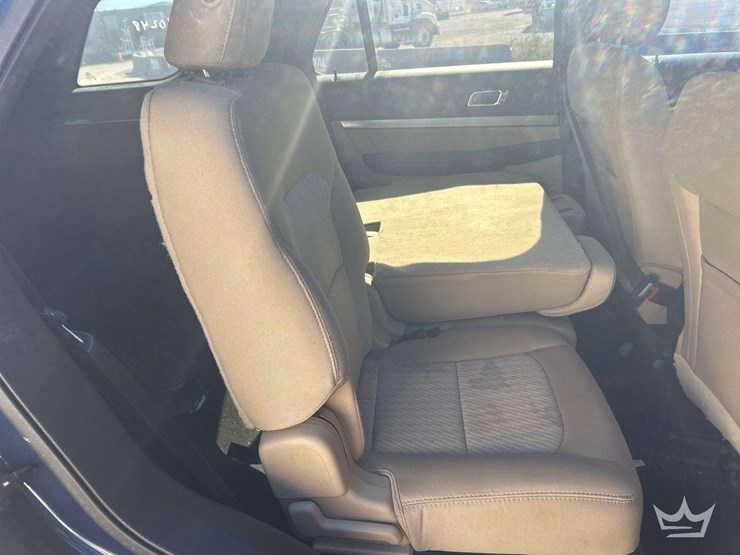 2017-ford-explorer-image-23