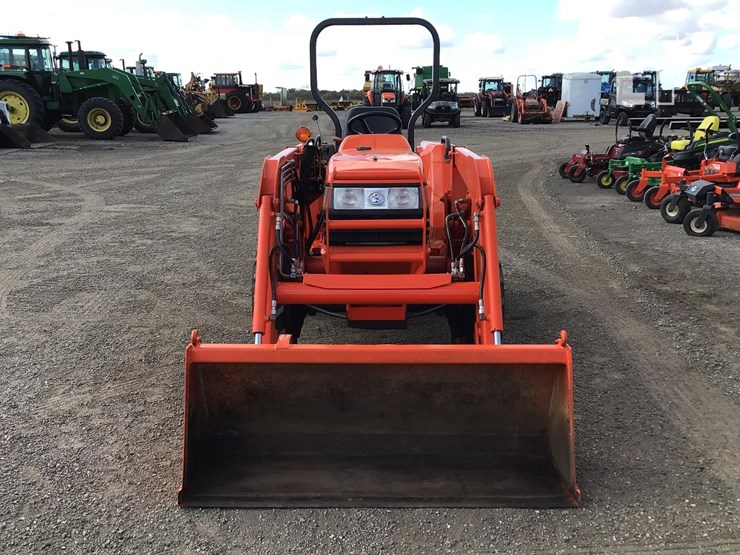 2004-kubota-l3400-image-9