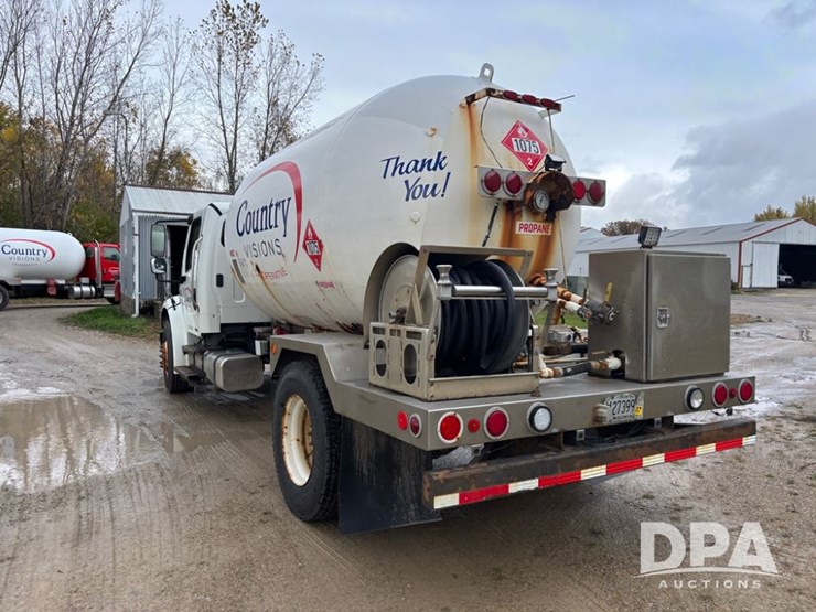 2010-freightliner-business-class-bobtail-truck-(dr12578-unit-221)-image-15