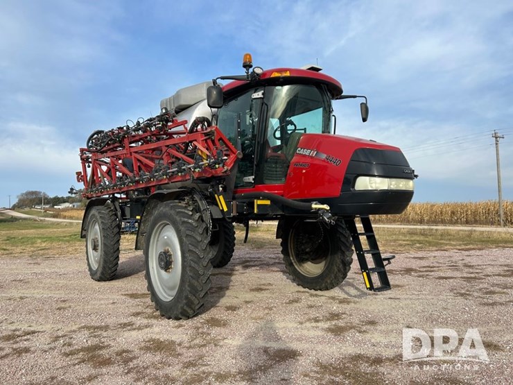 2020-case-ih-patriot-4440-image-74