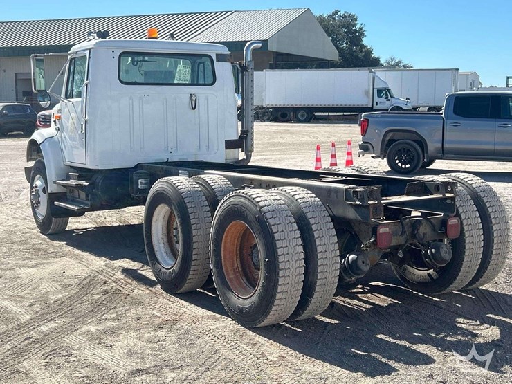 1999-international-f-4900-t/a-cab-and-chassis-truck-image-4