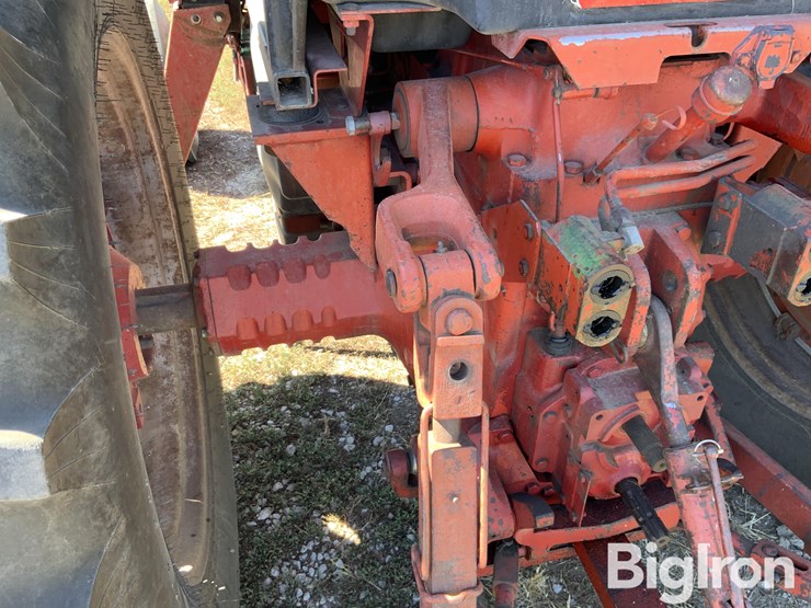 1977-international-1086-image-11