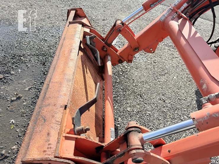 2005-kubota-l4330hst-image-11