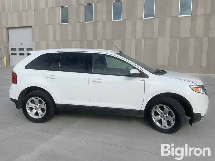 2014-ford-edge-image-14