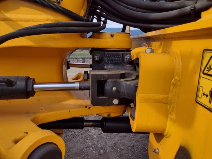 jcb-tm420-image-29