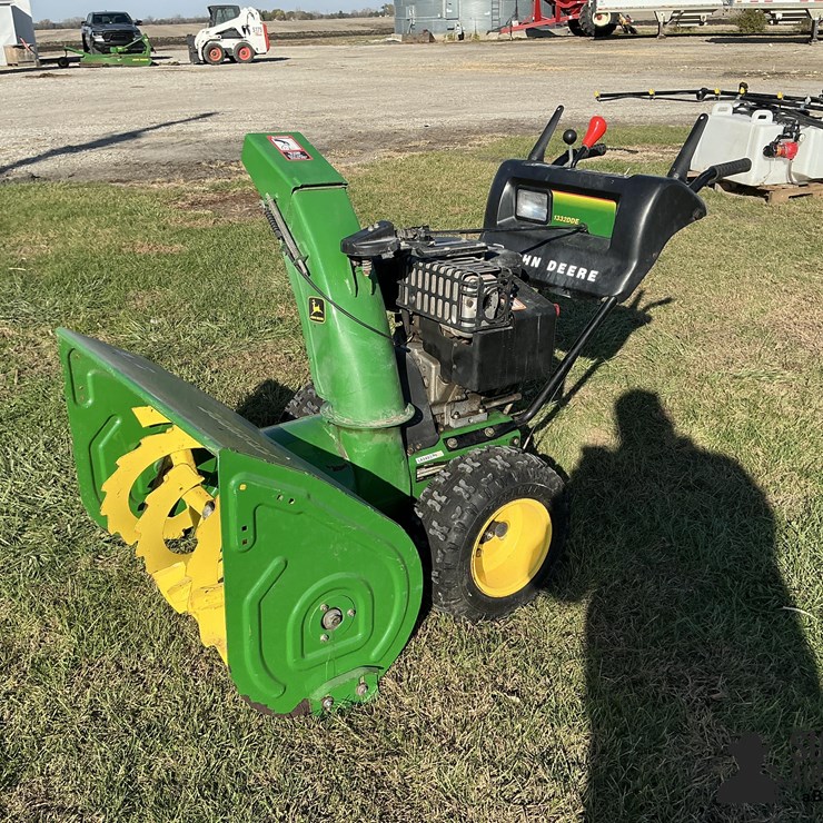 John Deere 1332 DDE Snow Blower