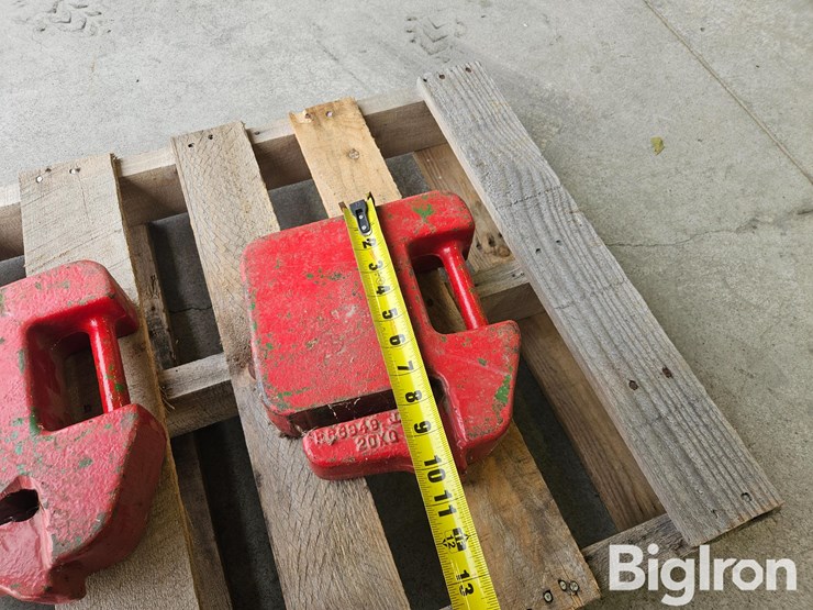 john-deere-suitcase-weights-&-farmall-wheel-weight-image-11