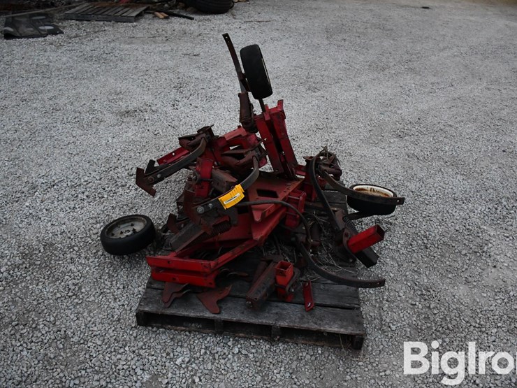 international-183-image-2