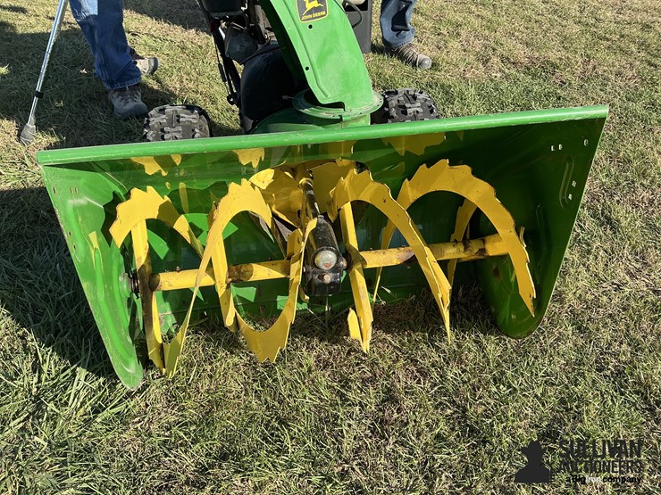 john-deere-1332-dde-snow-blower-image-16
