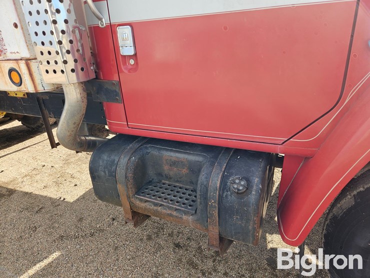 1981-international-dt466-image-16