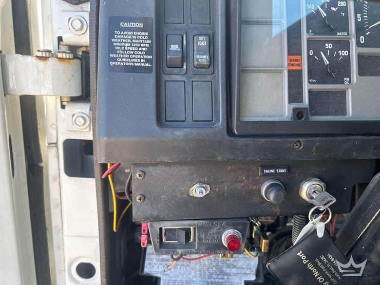 1999-international-f-4900-t/a-cab-and-chassis-truck-image-16