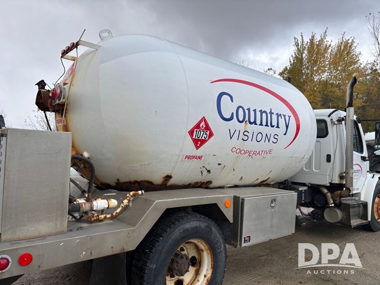 2010-freightliner-business-class-bobtail-truck-(dr12578-unit-221)-image-45