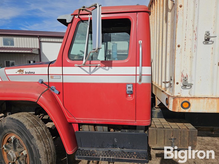 1981-international-dt466-image-17