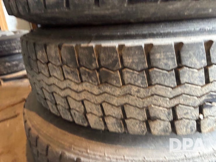 implement-tires-(dr12575)-image-10