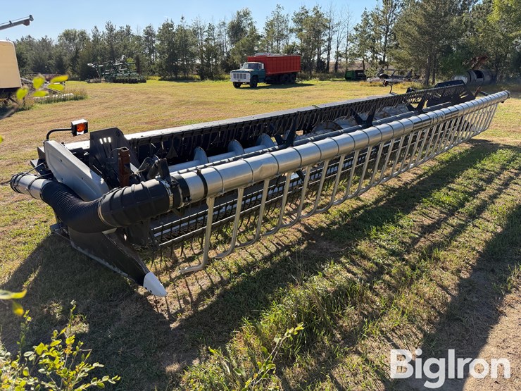 2001-gleaner-800-image-4