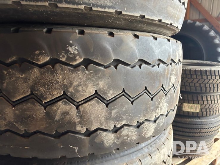 truck-tires-(dr12574)-image-6